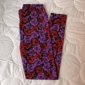 LuLaRoe Rose Leggings OS 🌹